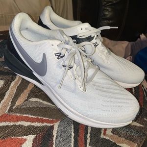 Mens Nike shoes size 9